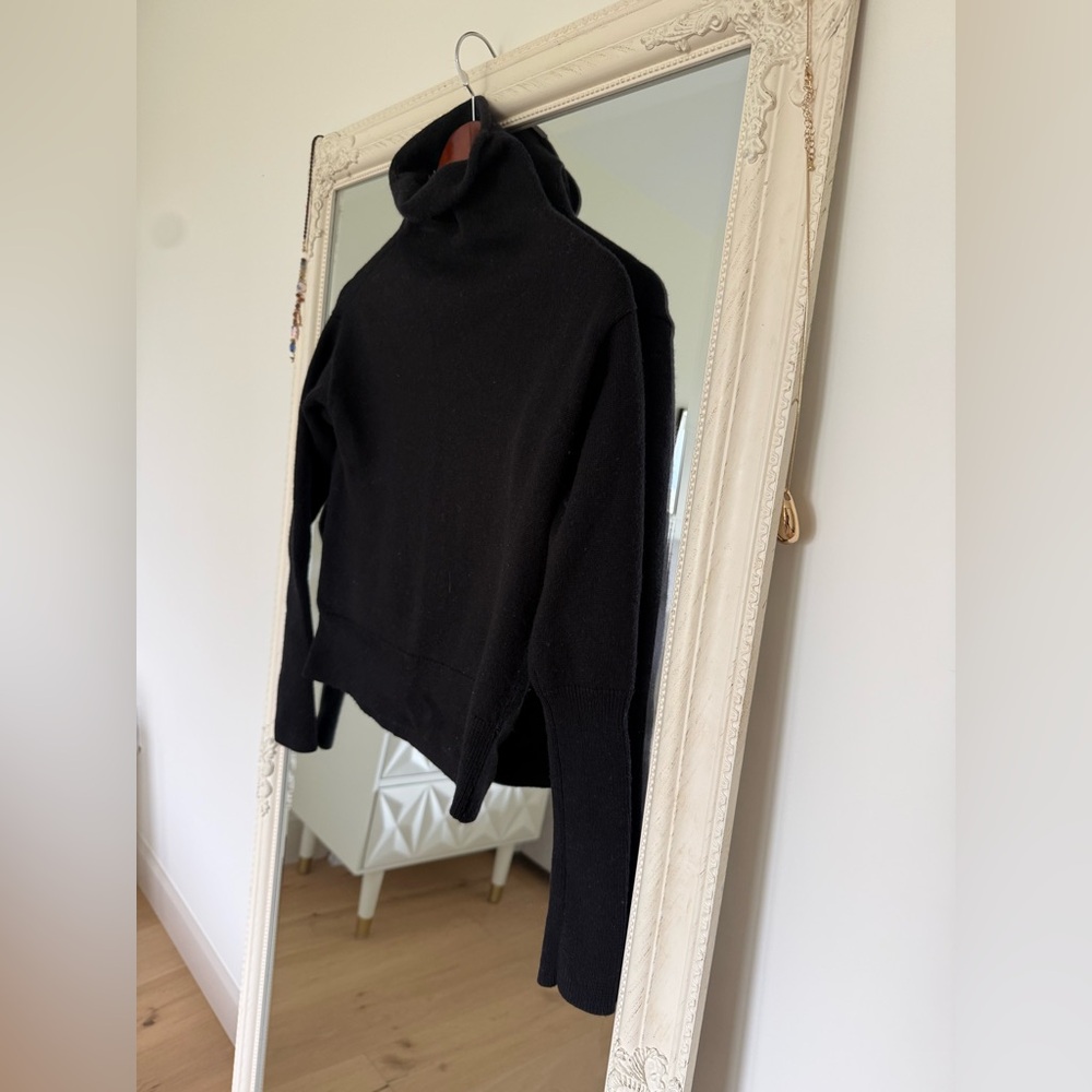 Wilfred black turtle neck